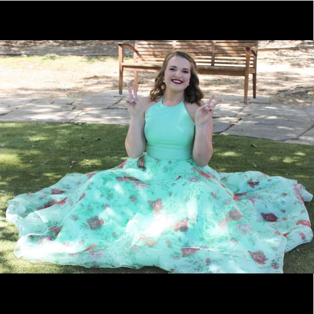 Sherri hill MINT GREEN dress.